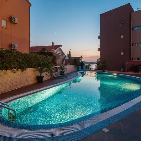 Azzura דירה טרוגיר