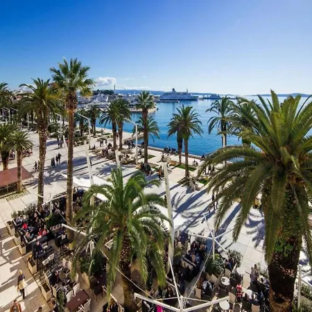 Azzura דירה טרוגיר